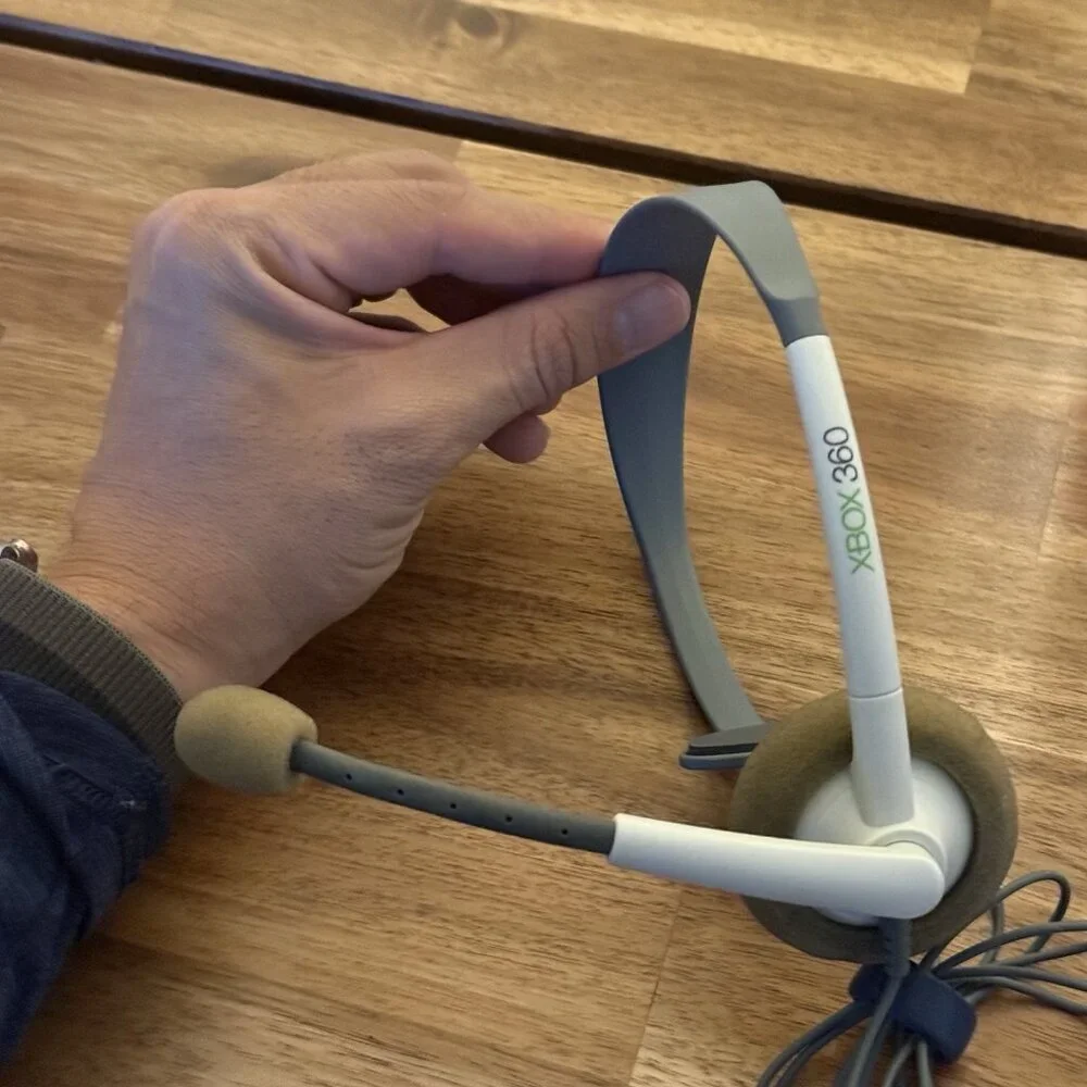Microsoft Wired Headset with Microphone for Xbox 360‎ White/Grey READ